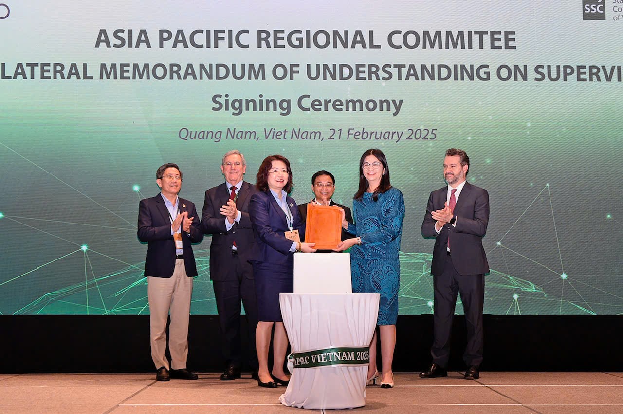 UBCKVN ký Biên bản ghi nhớ đa phương tăng cường về giám sát của IOSCO